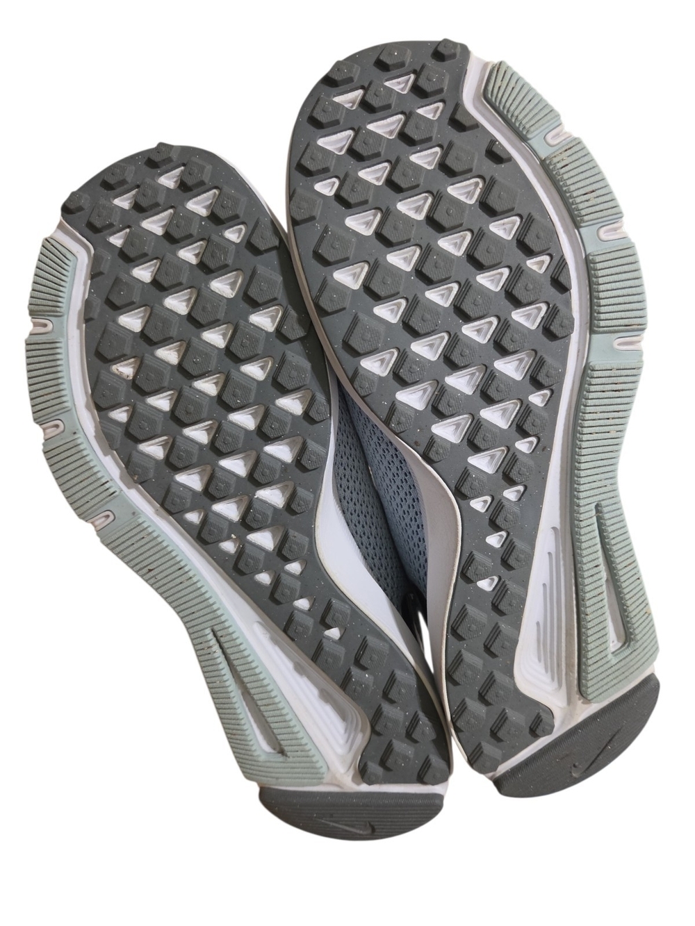 Nike Quest Women’s Light Blue Running Shoes - Picture 12 of 13